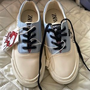 SNOOPY ® PEANUTS SNEAKERS